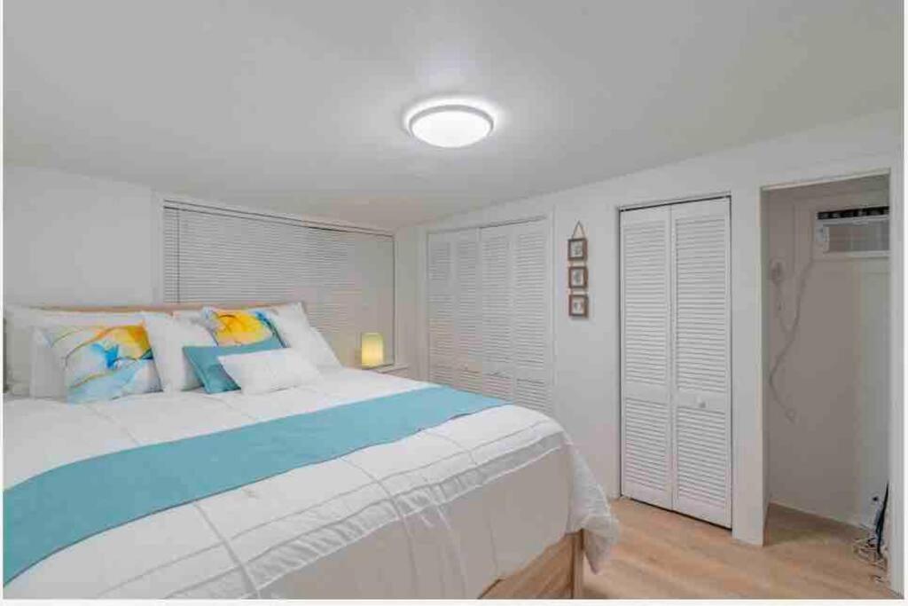 Lovely 2 Bedrooms, Steps Away From The Beach. Bradenton Beach Exterior photo