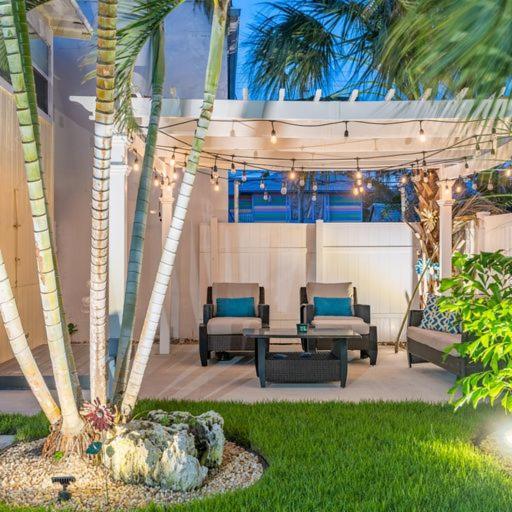 Lovely 2 Bedrooms, Steps Away From The Beach. Bradenton Beach Exterior photo