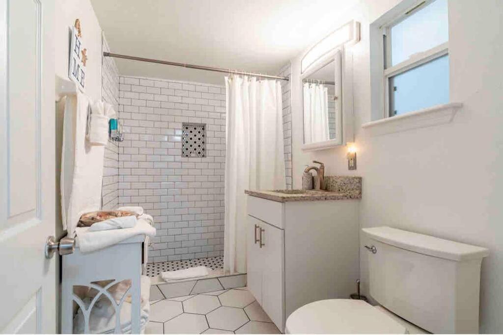 Lovely 2 Bedrooms, Steps Away From The Beach. Bradenton Beach Exterior photo