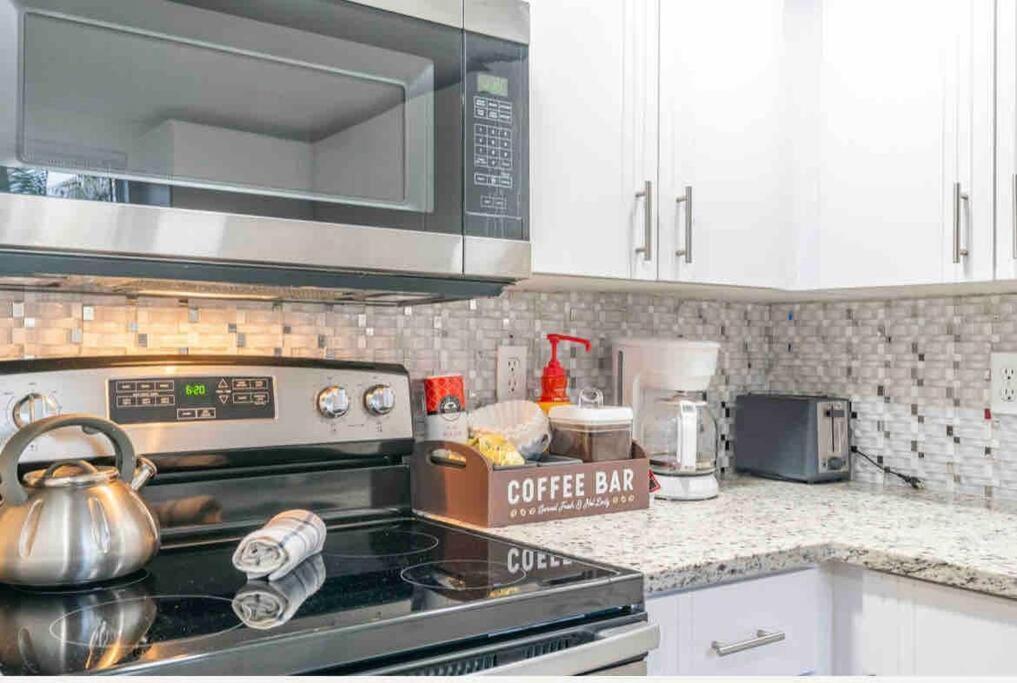 Lovely 2 Bedrooms, Steps Away From The Beach. Bradenton Beach Exterior photo